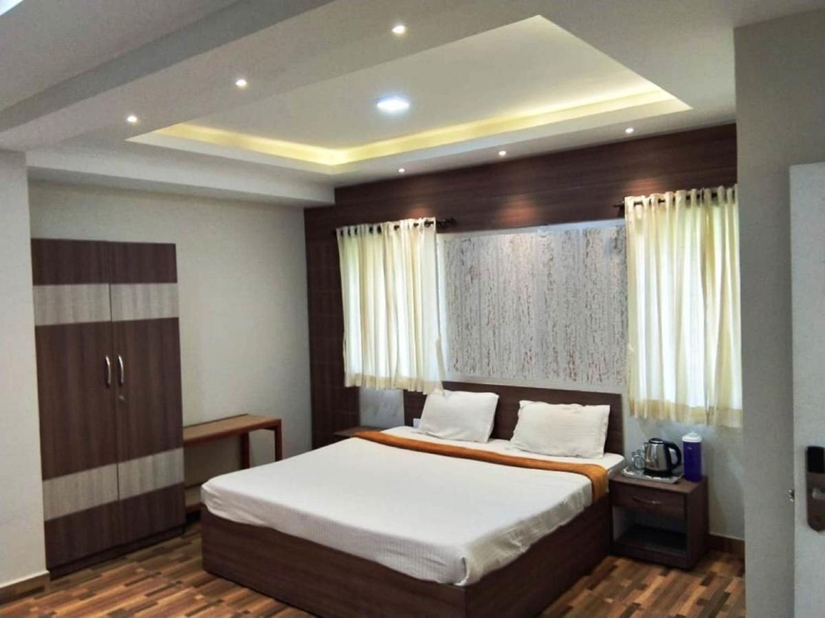 Dew Drop Inn Уті Екстер'єр фото